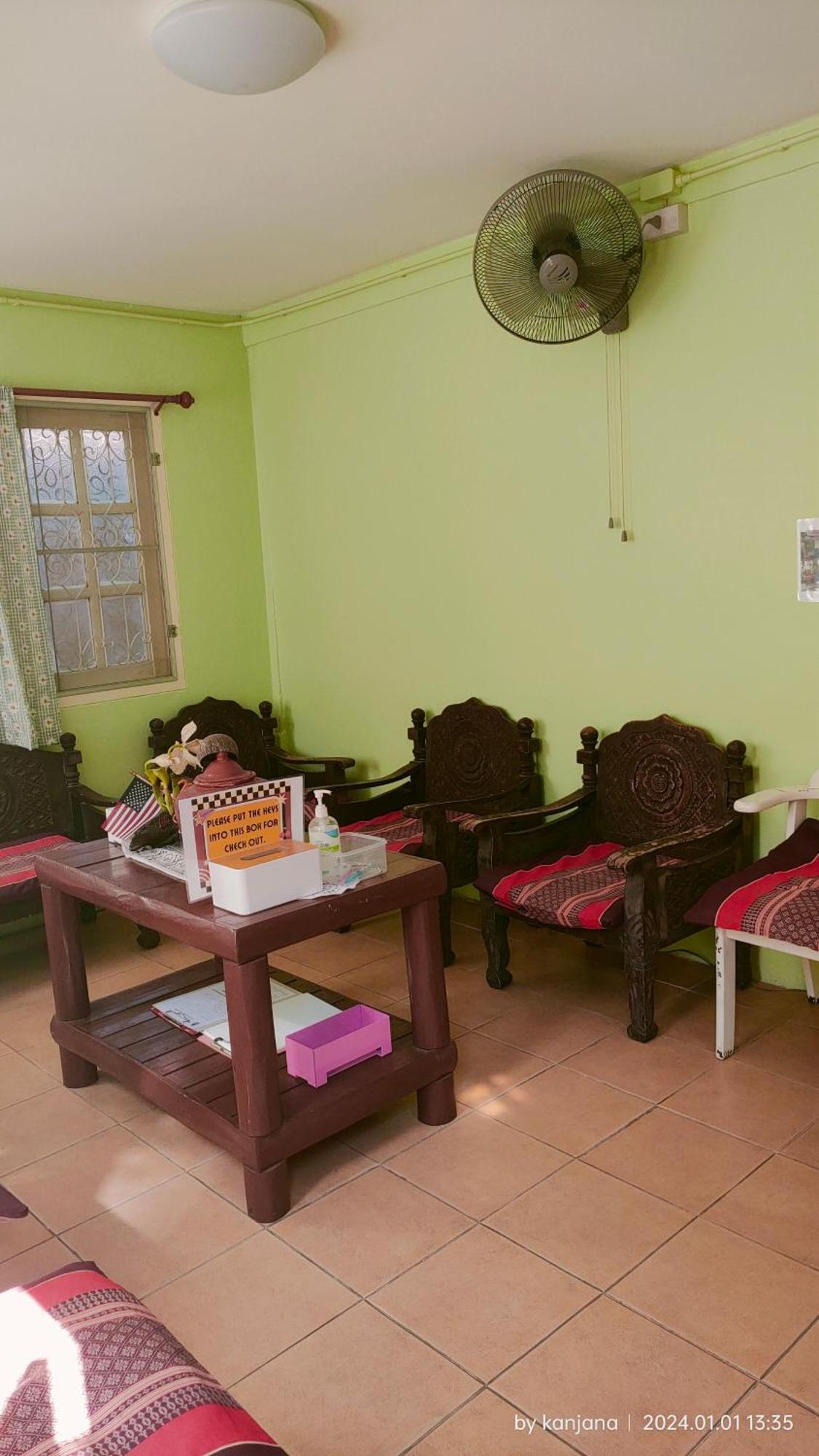Home Stay At Tapae Чиангмай Экстерьер фото